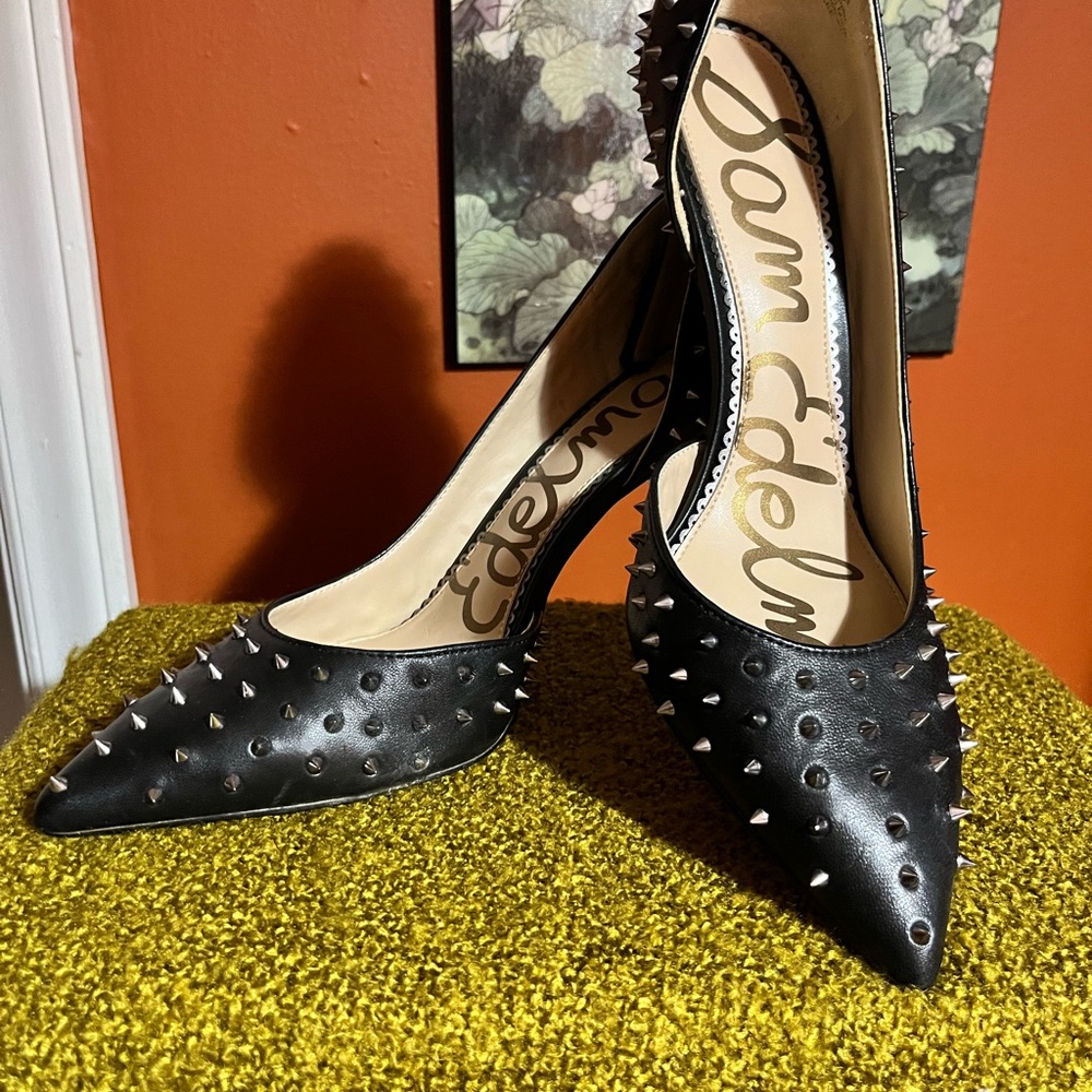 Sam Edelman Black Leather Spiked Pointed-Toe Pumps, size 10